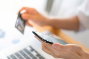 Nubank e Santander Free aprovam cartões de crédito sem consulta ao SPC/Serasa pelo WhatsApp?